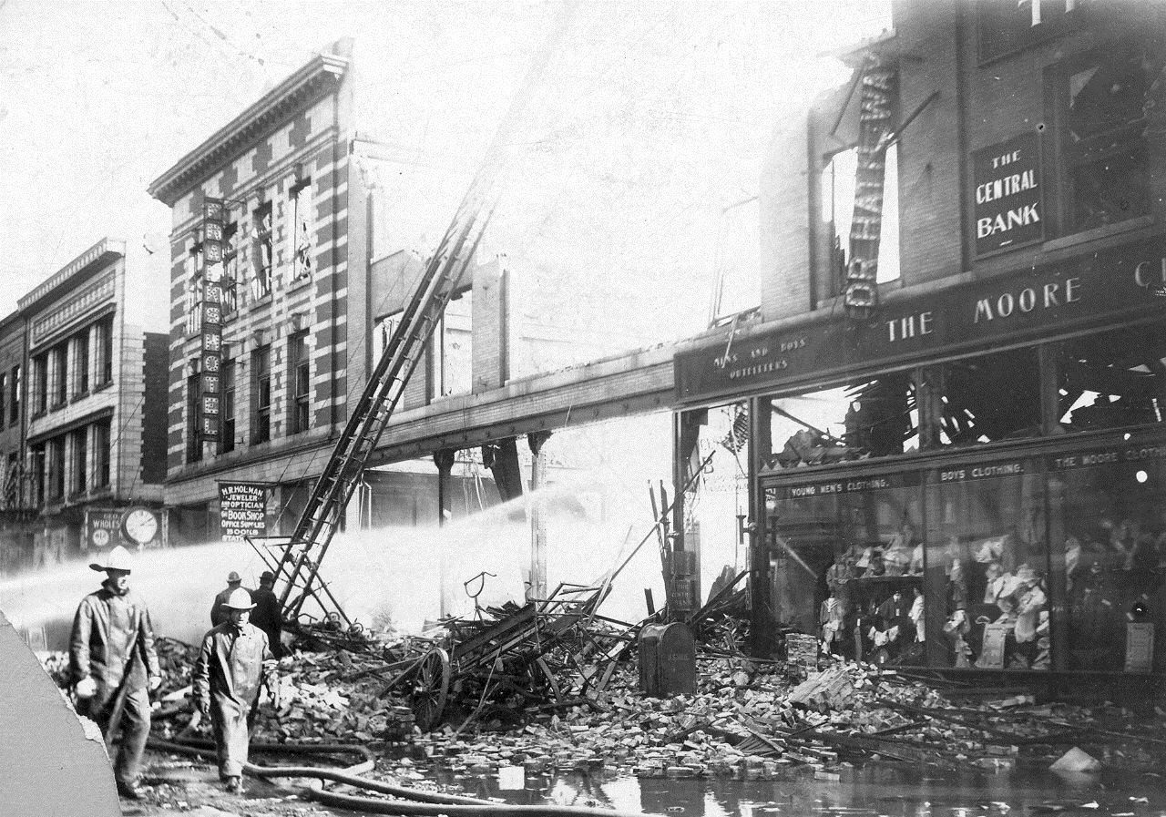 1914: Bolton-Brown fire